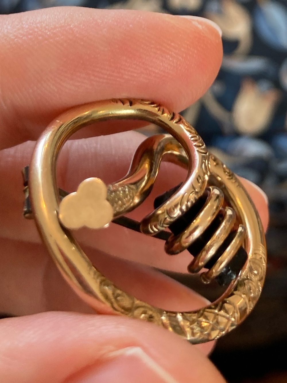 Antique Victorian Love Knot Mourning Brooch w/Onxy or Jet - Picture 5 of 12